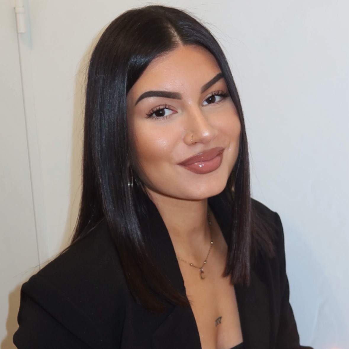 Portrait de Camille, fondatrice de CAM Beauty Studio.
